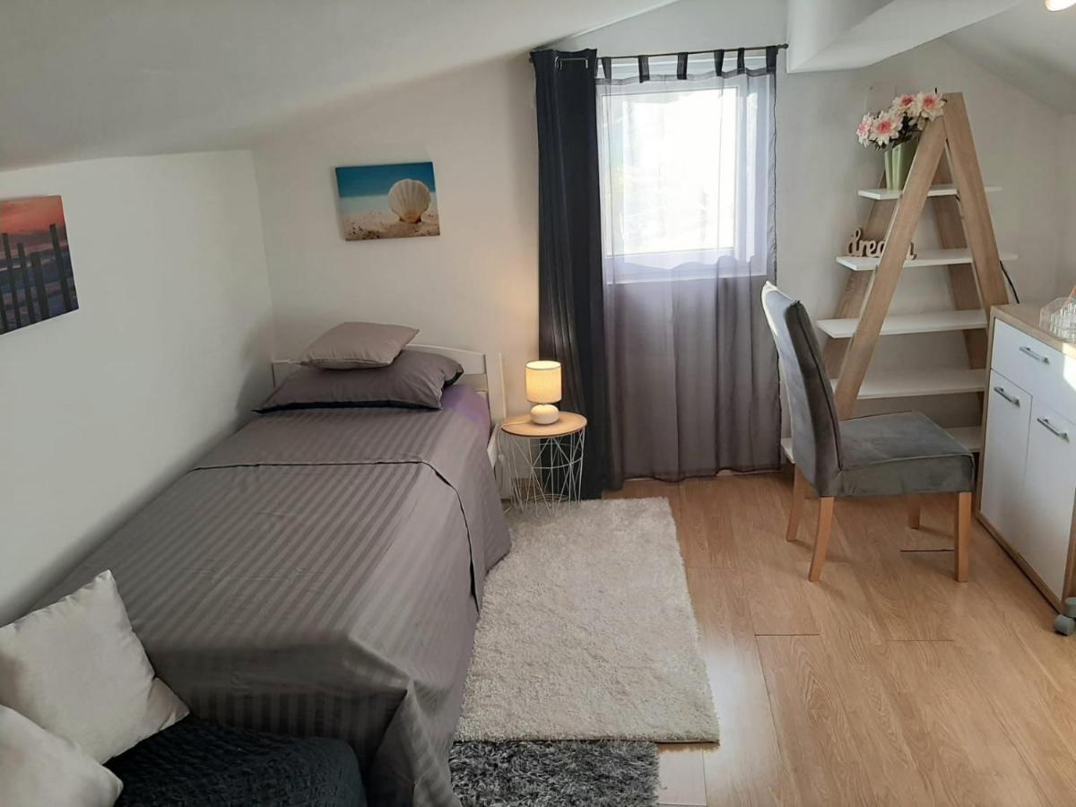 Apartment Natali Kaštel Stari Екстериор снимка