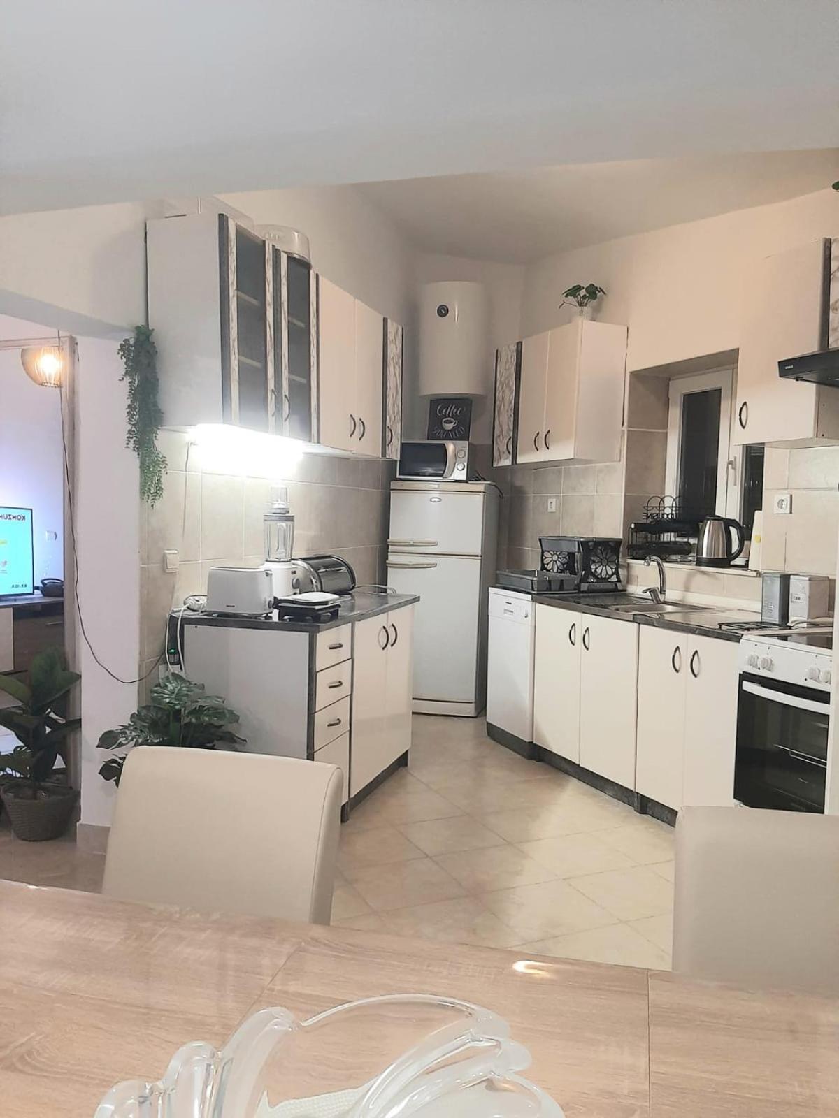 Apartment Natali Kaštel Stari Екстериор снимка